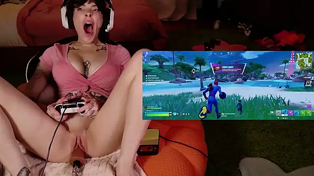 GennaJames Show in webcam