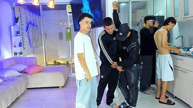 Houseofwarrios XXX чат на живо