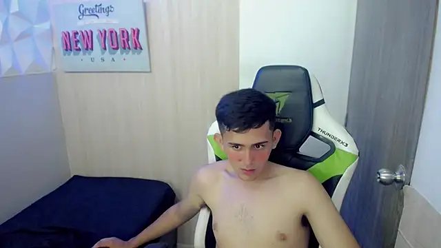 Chatroom XXX en direct de JaxBlue_