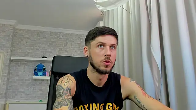 JonahShaw – Naživo XXX chat