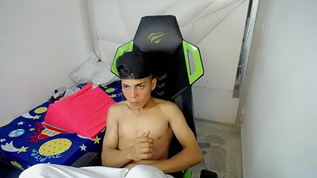 Онлайн чат XXX RyanFlirty
