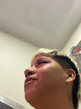 _yini_ XXX чат на живо