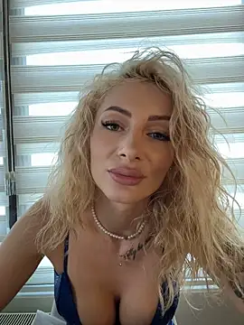 AngieShae Chat XXX in diretta