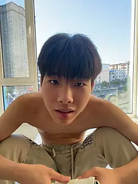 guoguo18n Live XXX chat