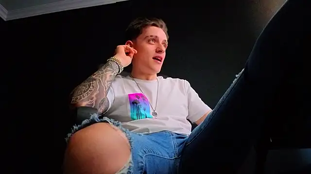 FelixStarkk Adlı Modelin Canlı XXX Sohbeti