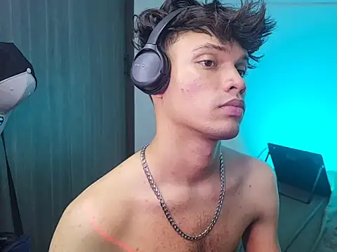 AlexxxGod Adlı Modelin Canlı XXX Sohbeti
