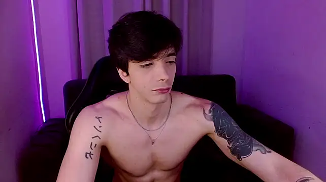 H3ll_B0I Adlı Modelin Canlı XXX Sohbeti