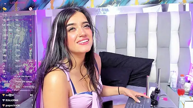 Chat +18 de IsaDiiaz ao vivo