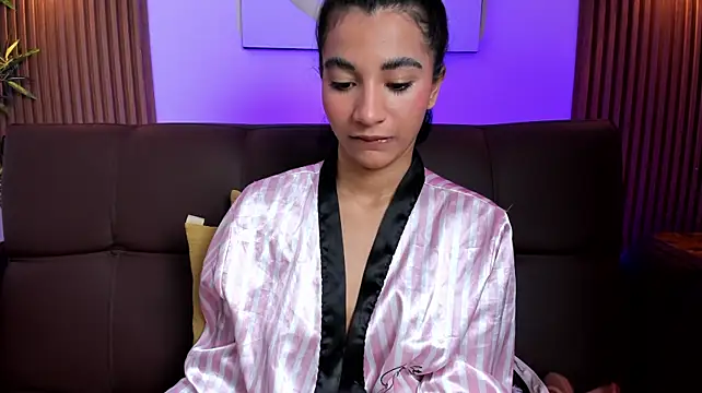 Emily_bruss Live XXX-Chat