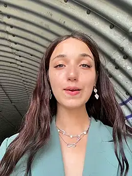 DollyTall: απευθείας συνομιλία ΧΧΧ
