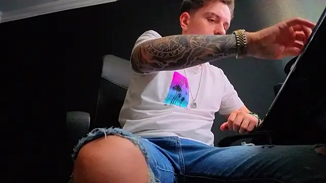 FelixStarkk: απευθείας συνομιλία ΧΧΧ