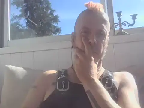 SHARPSkinhead Live XXX-chat