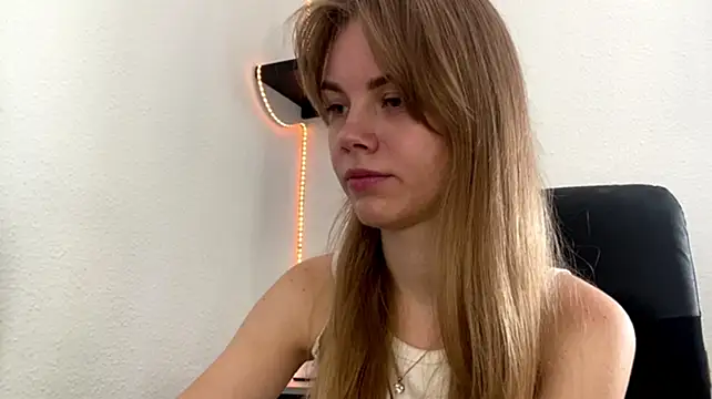 SunnyStrike Live XXX-Chat
