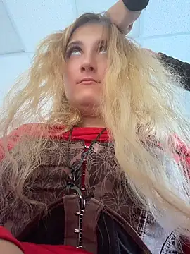 Chat +18 de AdelRich ao vivo