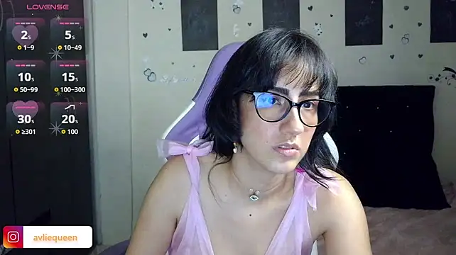 AvlieQueen Live XXX-chat