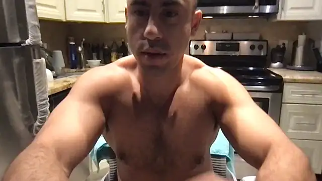 BigGuyMuscle 即時 XXX 聊天