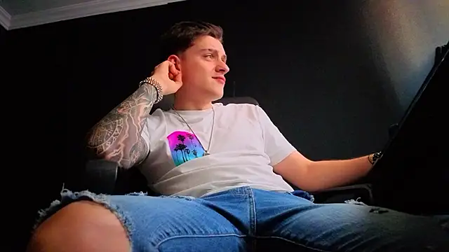 FelixStarkk Adlı Modelin Canlı XXX Sohbeti