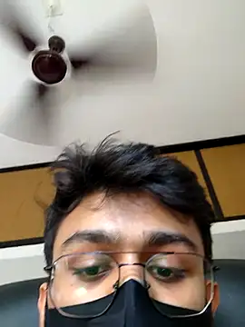 Rockky79 লাইভ XXX চ্যাট