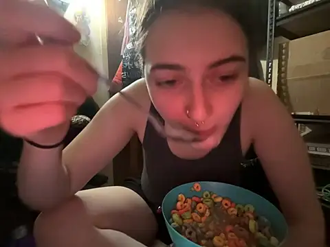 צ'אט XXX בשידור חי של Snowbunnycake_131