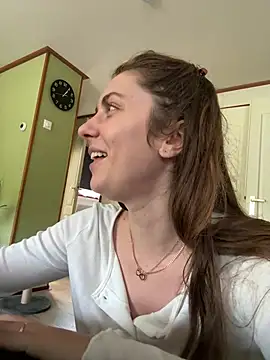 צ'אט XXX בשידור חי של MariiD