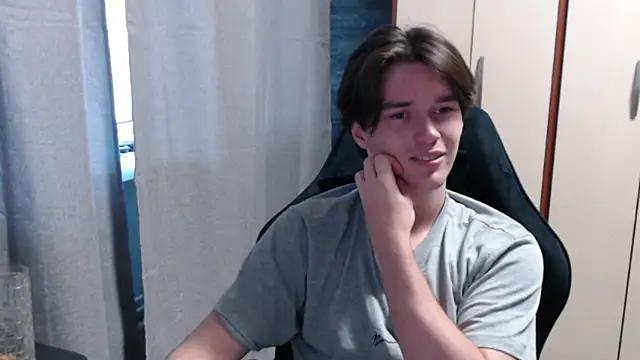 XXX chat uživo modela arthur___king