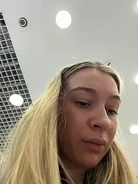 Онлайн чат XXX SashaCatt