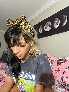 lil_jiggly's Webcam Show