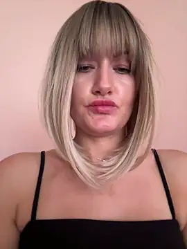 Živý XXX chat LunaFoxs