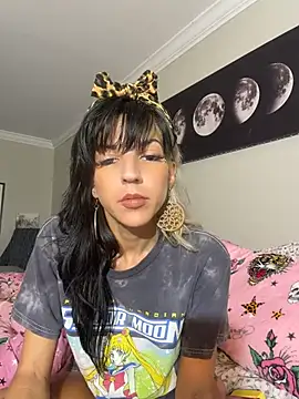 lil_jiggly Show in webcam