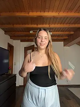 Naomi-Klein – Live XXX-chat