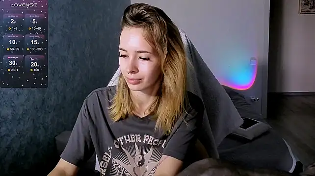 Chat +18 de ZoyaMill ao vivo