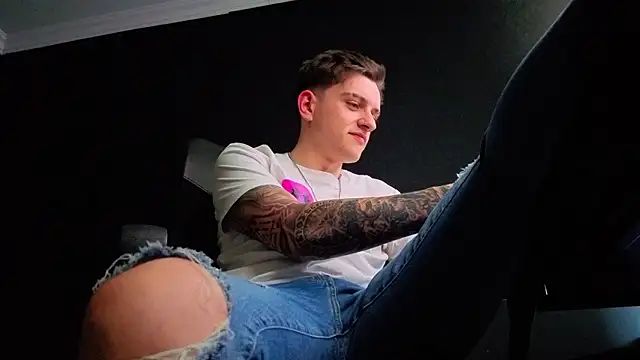 Chat +18 de FelixStarkk ao vivo
