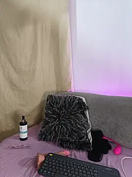 Živý XXX chat MaelyDoll_