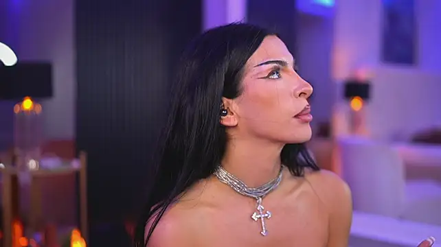 NouraMalvi's Live XXX Chat
