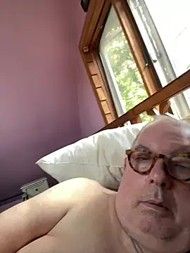 CharlieWeaver22 live XXX chat