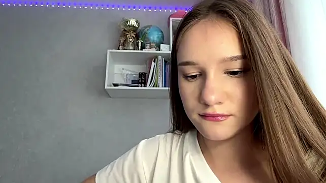 DonetteAlaya's Live XXX Chat