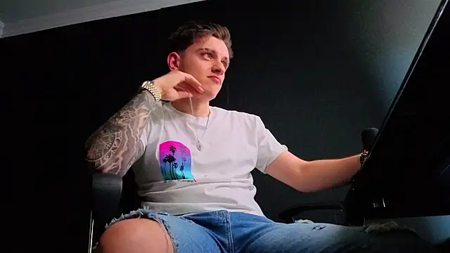 FelixStarkk live XXX chat