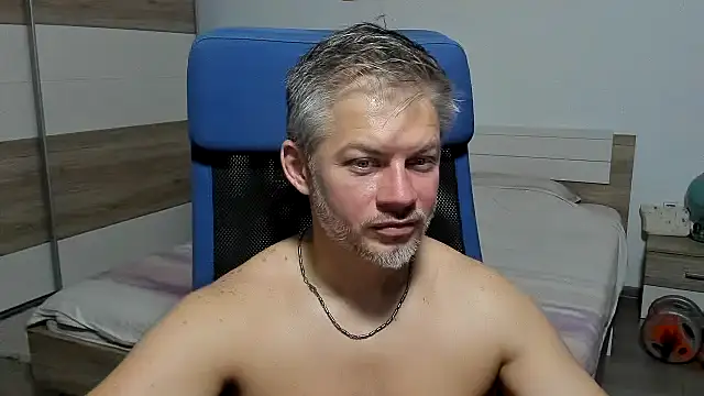 Živý XXX chat RobbyShawz