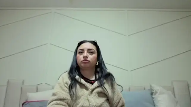 Chat +18 de mia_adams_bm ao vivo