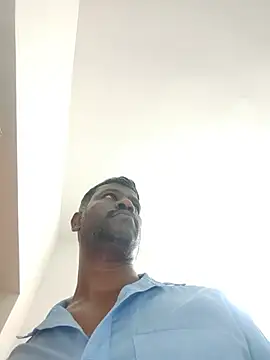 Paramkeerthi XXX чат на живо