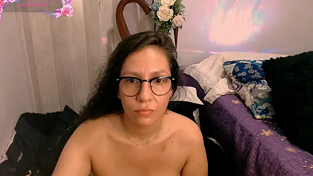 naihroby Chat XXX live