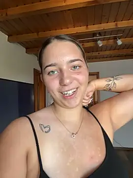 Naomi-Klein Live XXX-Chat