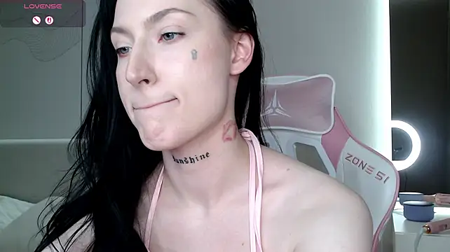 JenniferQueen11 Adlı Modelin Canlı XXX Sohbeti
