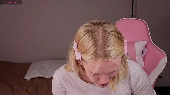 Lilly_Jhonass' Live XXX Chat