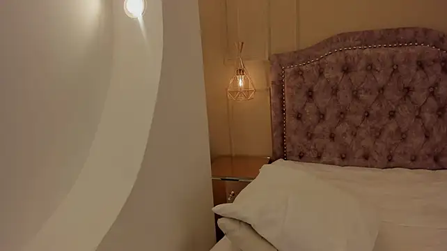 Charlie___Musk's Live XXX Chat