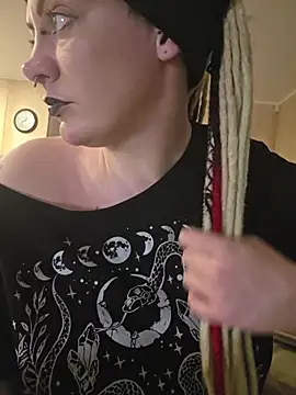 XXX chat uživo modela PinkTheHawk