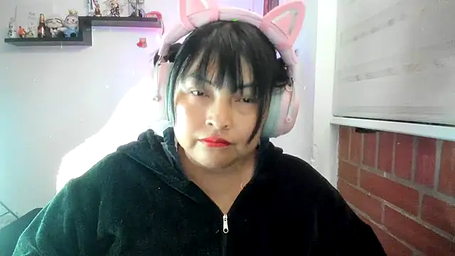 XXX chat uživo modela Shaddycute_