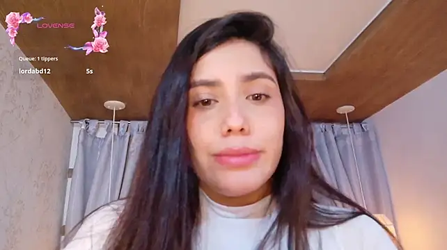 RenataLeclair Adlı Modelin Canlı XXX Sohbeti