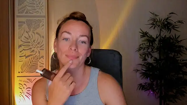 RebeccaMartinez Adlı Modelin Canlı XXX Sohbeti
