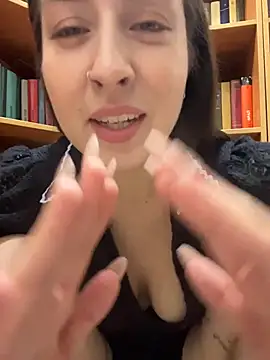 Holly_Play – Naživo XXX chat